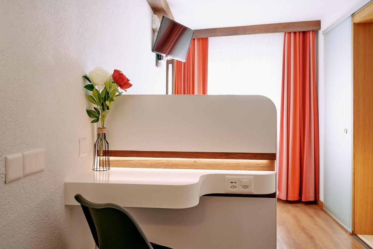 Hotel Elite à Viège Extérieur photo