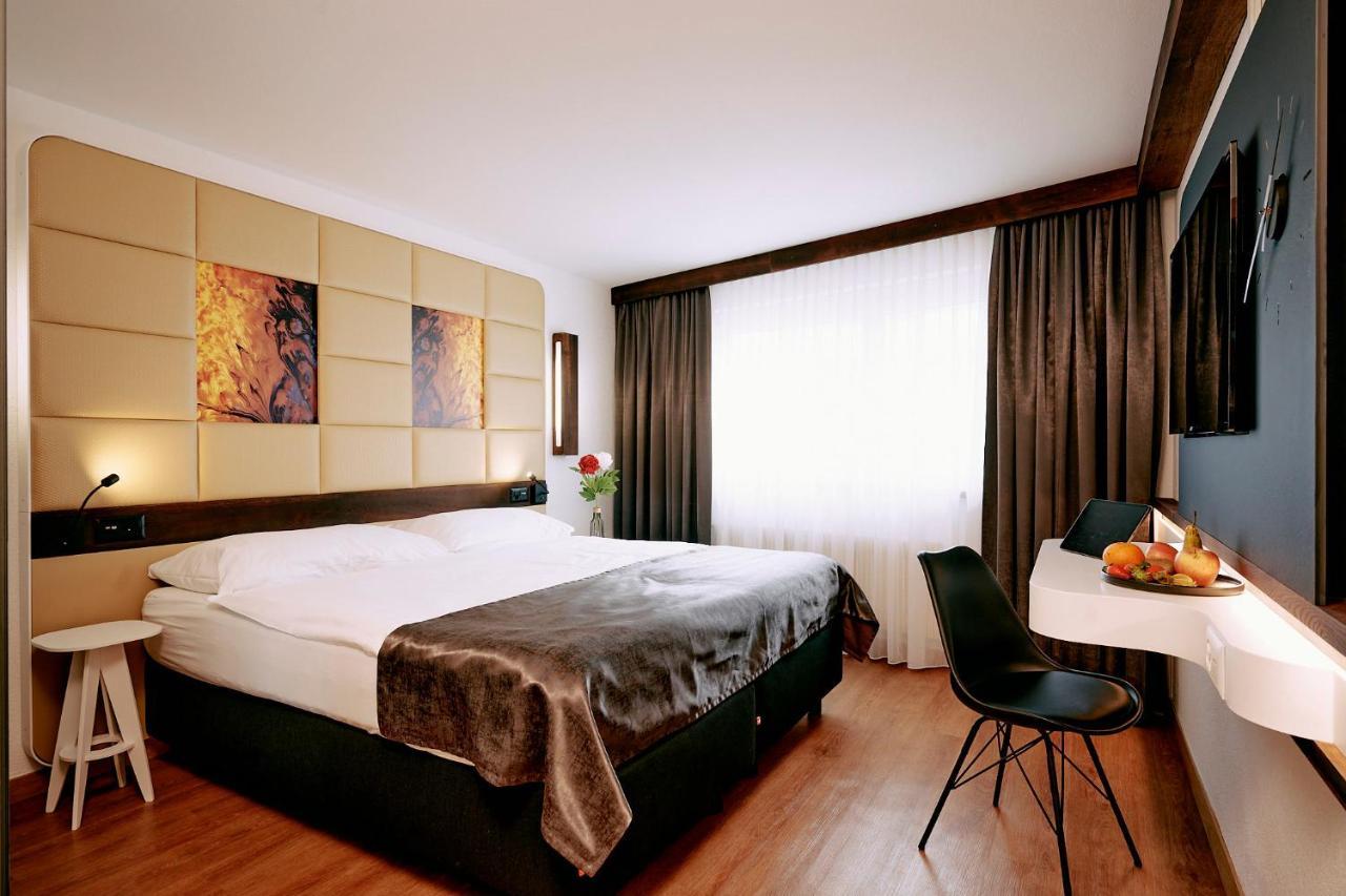 Hotel Elite à Viège Extérieur photo