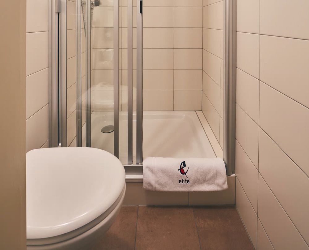 Hotel Elite à Viège Extérieur photo